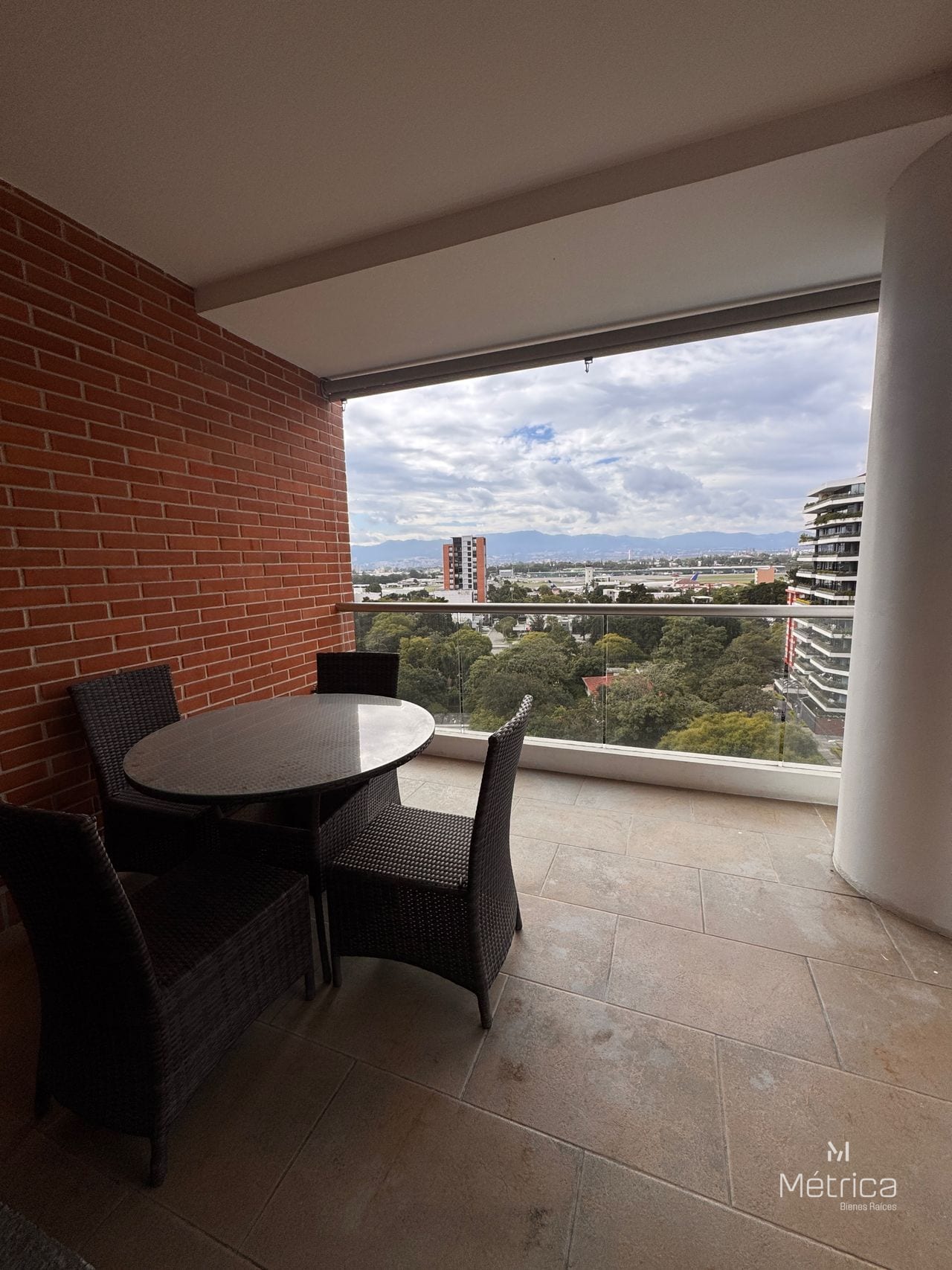 Amplio apartamento en Akoya zona 14 — Apartamento en Venta en Akoya, Zona 14, Guatemala, Ciudad — foto 4 de 16