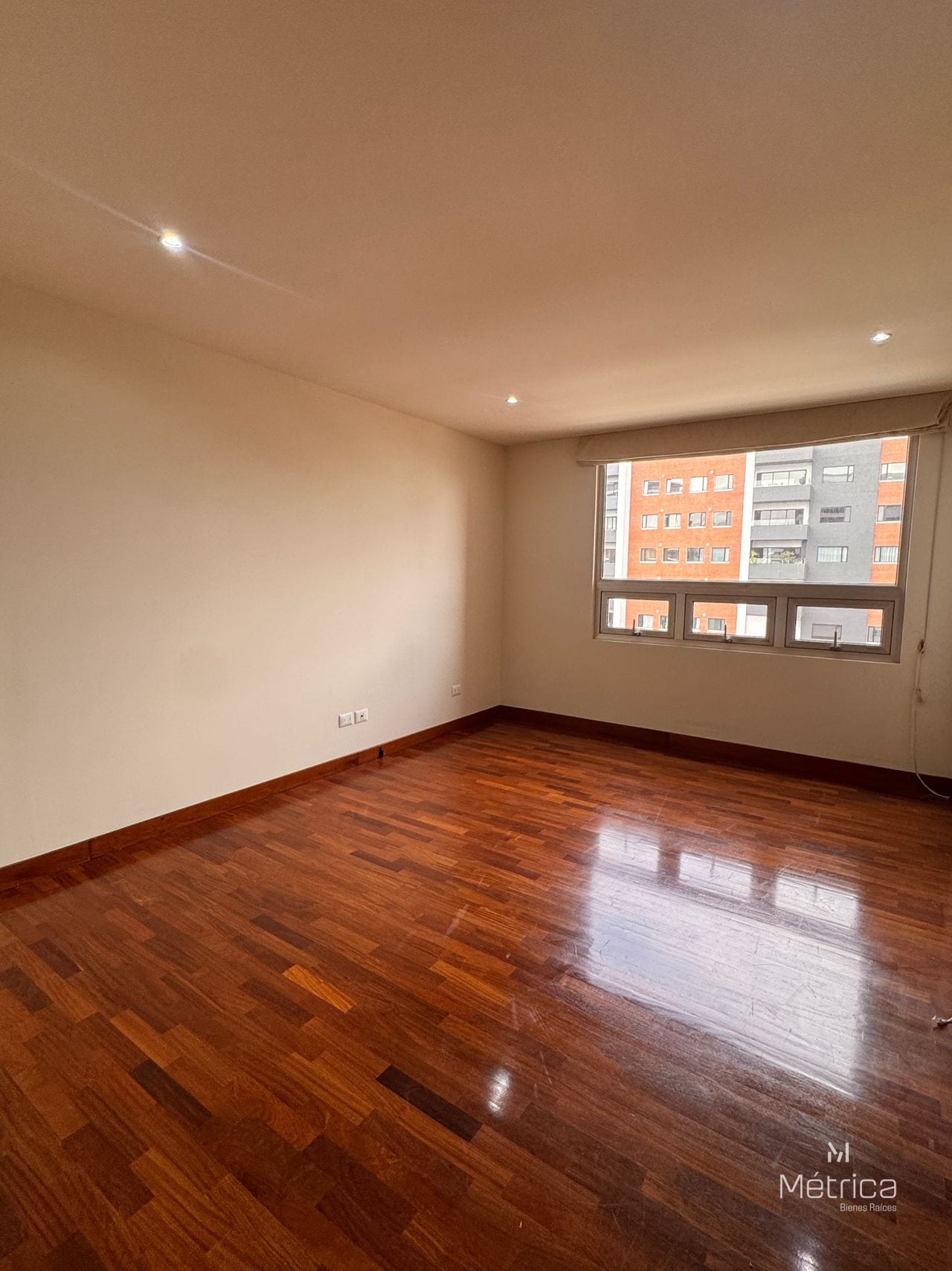 Amplio apartamento en Akoya zona 14 — Apartamento en Venta en Akoya, Zona 14, Guatemala, Ciudad — foto 8 de 16