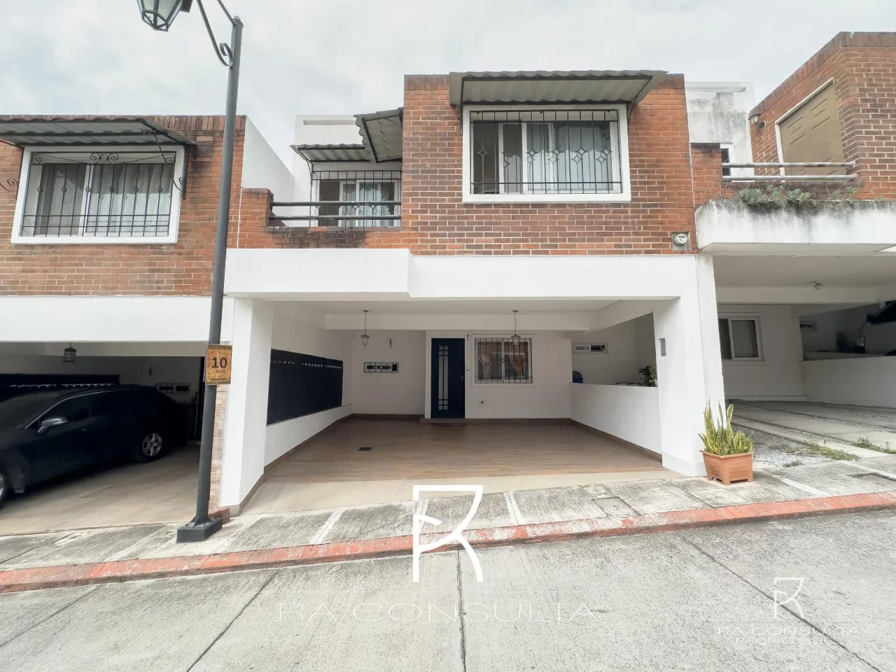VENDO HERMOSA CASA EN JARDINES DE FIORENTINA, ZONA 21 — Casa en Venta en Zona 21, Guatemala, Ciudad — foto 1 de 6