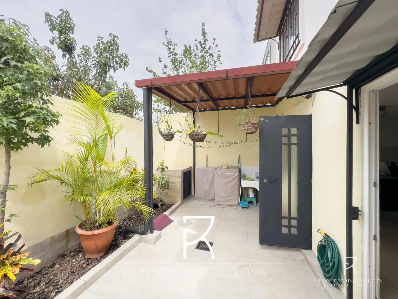 VENDO HERMOSA CASA EN JARDINES DE FIORENTINA, ZONA 21 — Casa en Venta en Zona 21, Guatemala, Ciudad — foto 6 de 6