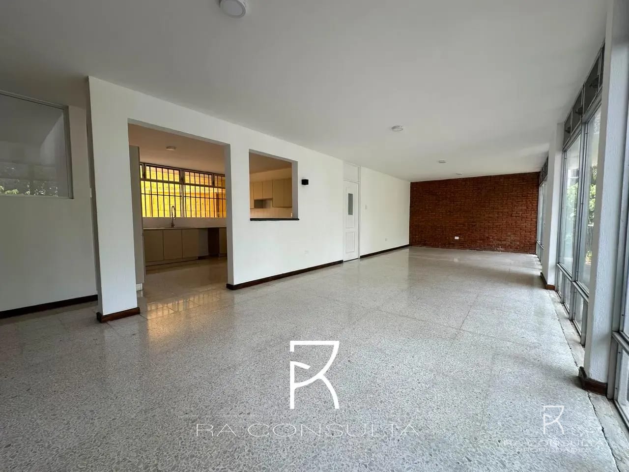 VENDO Hermosa Casa Totalmente Renovada en Colonia Lo De Bran, Zona 3 — Casa en Venta en Zona 3, Guatemala, Ciudad — foto 4 de 6