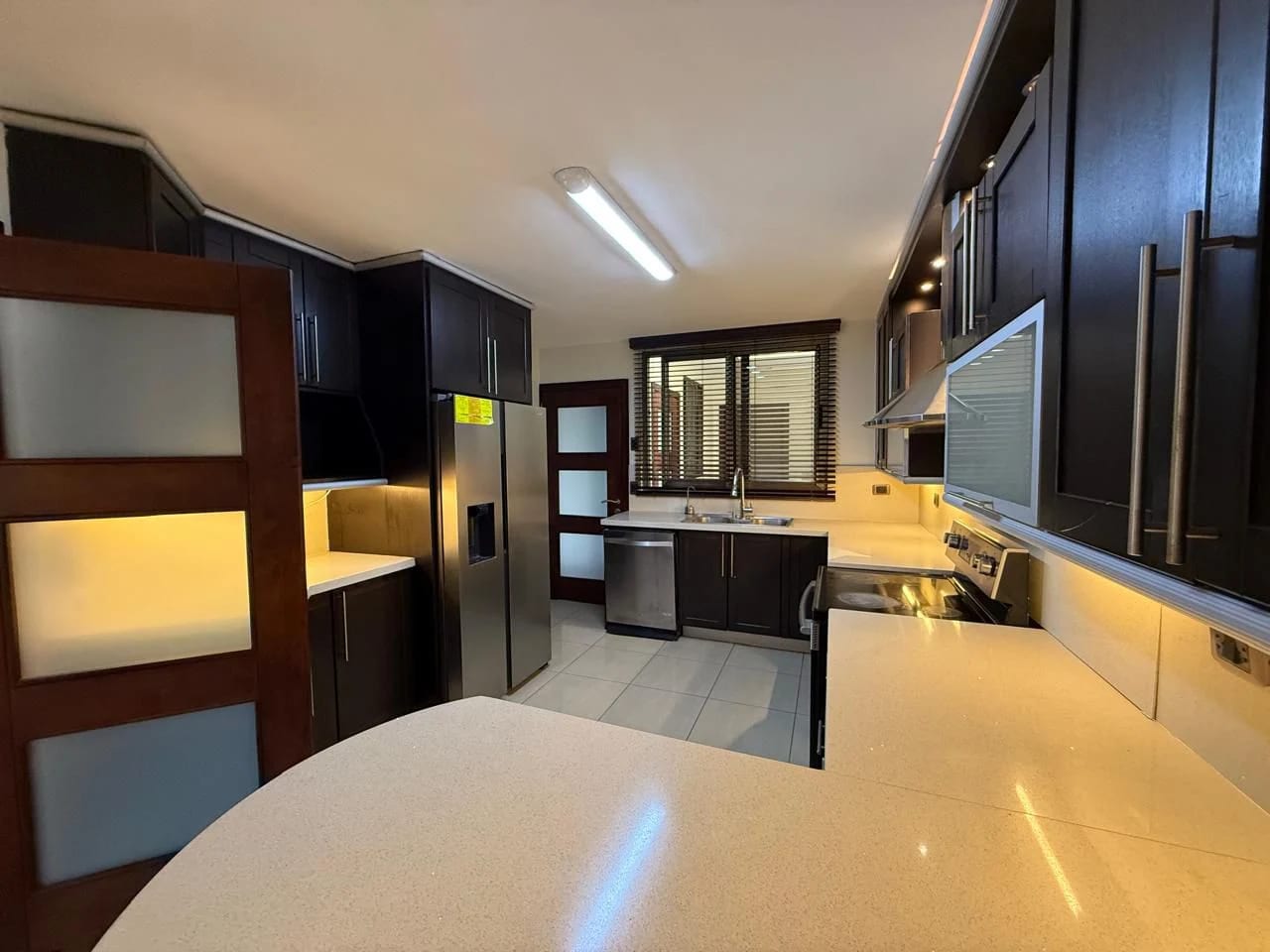 CASA EN ALQUILER EN COLONIA EL PRADO ZONA 10 — Casa en Alquiler en El Prado, Zona 10, Guatemala, Ciudad — foto 6 de 17
