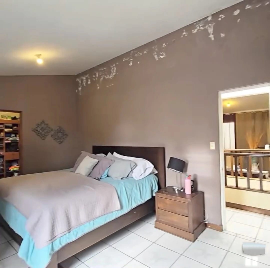 AMPLIA CASA EN VENTA EN COLONIA LAS HOJARASCAS ZONA 1 DE MIXCO — Casa en Venta en Las Hojarascas, Zona 1 Mixco, Guatemala, Ciudad — foto 9 de 17
