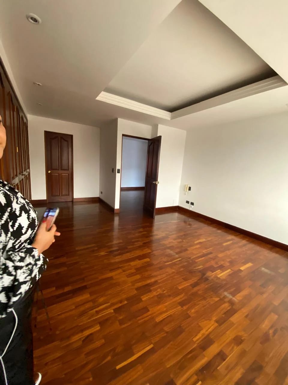 APARTAMENTO AMPLIO EN VENTA EN ZONA 10 EDIFICIO SAN IGNACIO 2 — Apartamento en Venta en San Ignacio, Zona 10, Guatemala, Ciudad — foto 6 de 13