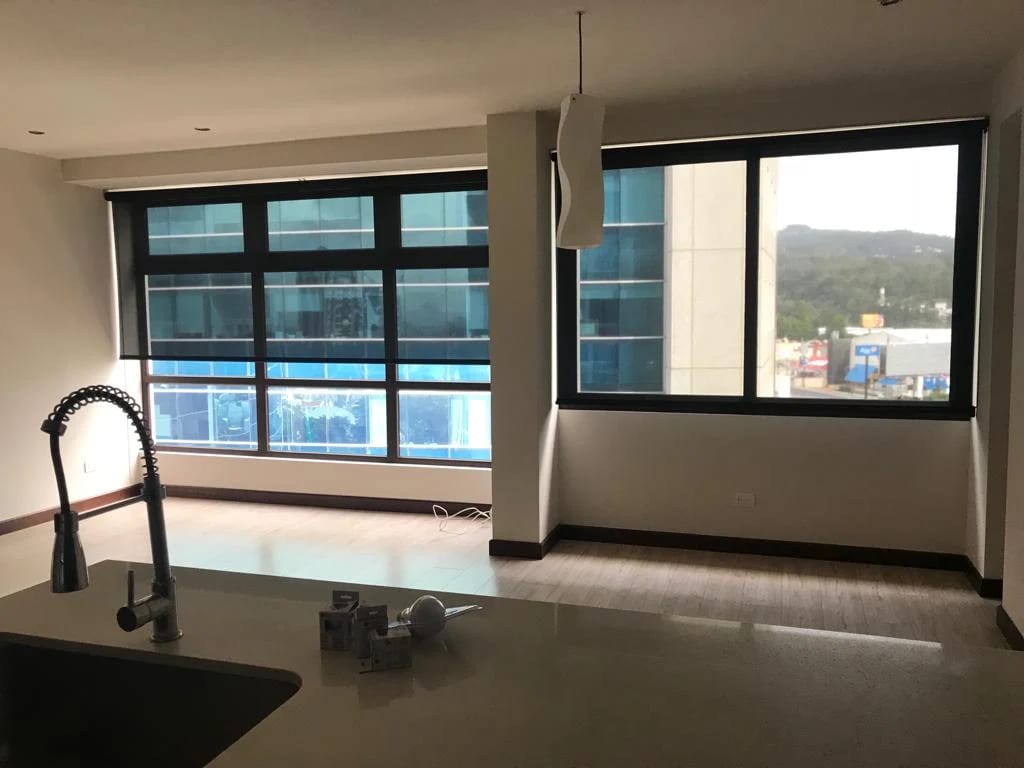 VENDO / RENTO APARTAMENTO EN EDIFICIO VEINTI4 ZONA 10 — Apartamento en Alquiler en Veinti4, Zona 10, Guatemala, Ciudad — foto 1 de 17