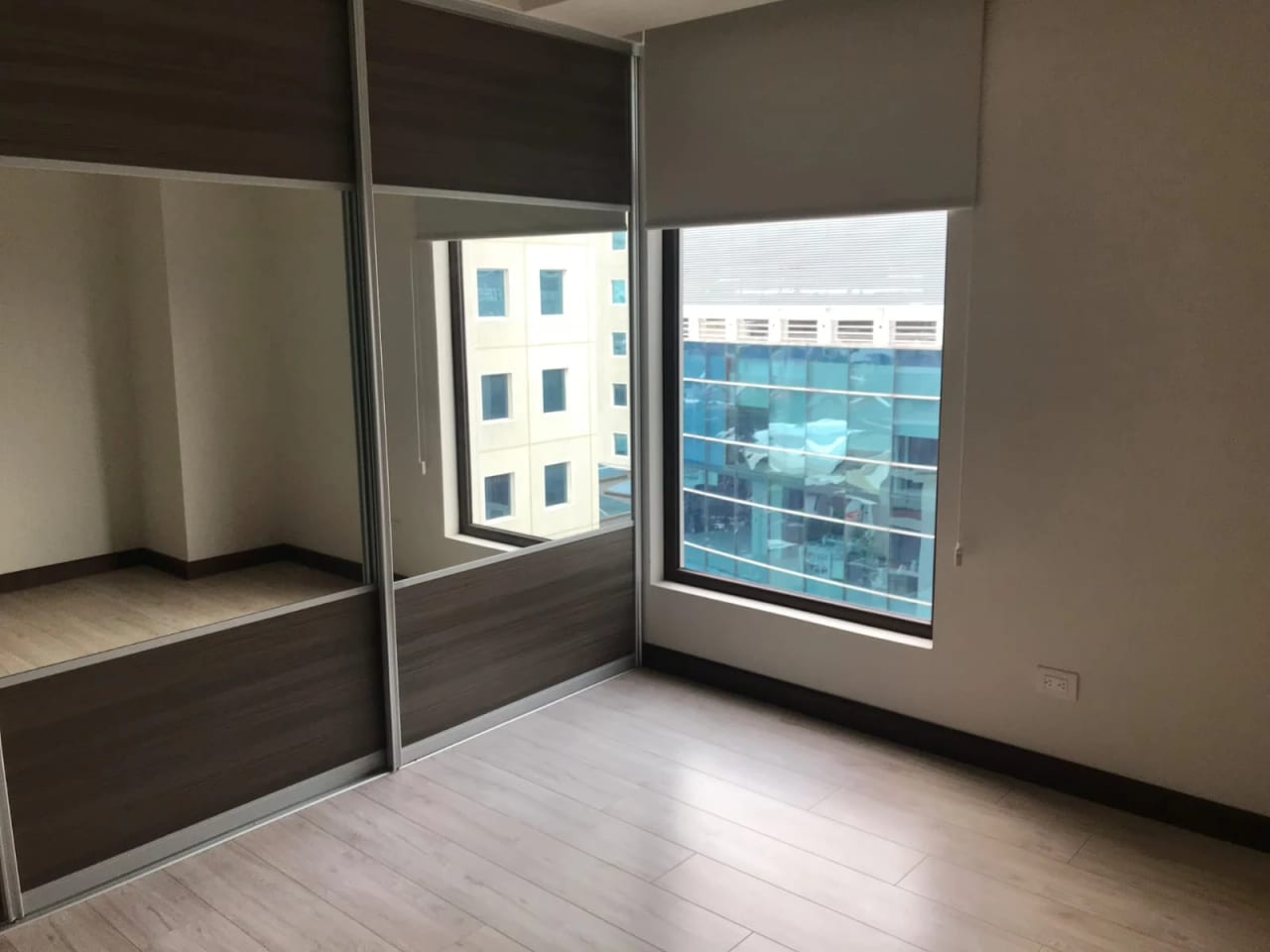 VENDO / RENTO APARTAMENTO EN EDIFICIO VEINTI4 ZONA 10 — Apartamento en Alquiler en Veinti4, Zona 10, Guatemala, Ciudad — foto 7 de 17