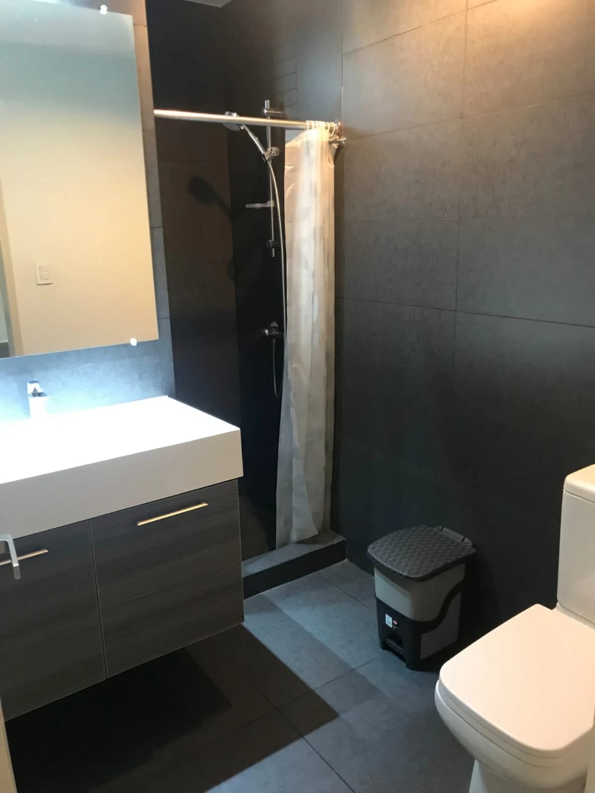 VENDO / RENTO APARTAMENTO EN EDIFICIO VEINTI4 ZONA 10 — Apartamento en Alquiler en Veinti4, Zona 10, Guatemala, Ciudad — foto 14 de 17