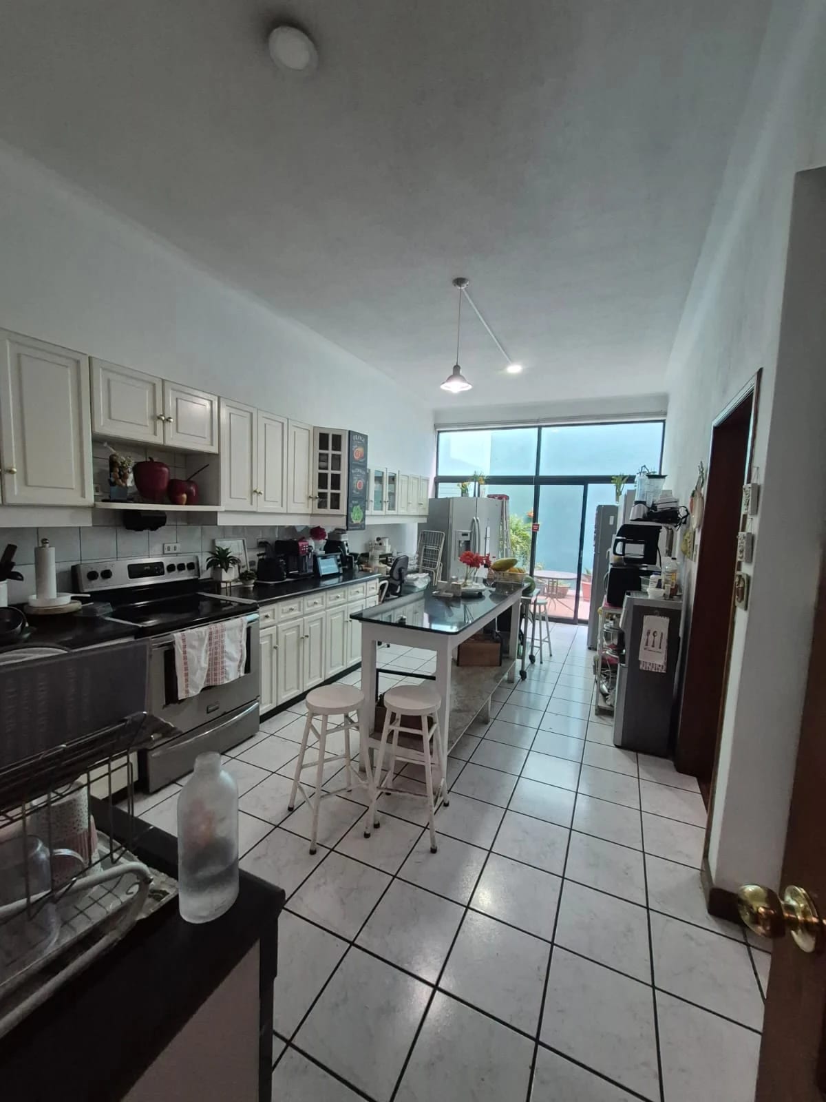CASA AMPLIA EN VENTA EN ZONA 10 — Casa en Venta en Zona 10, Guatemala, Ciudad — foto 2 de 12