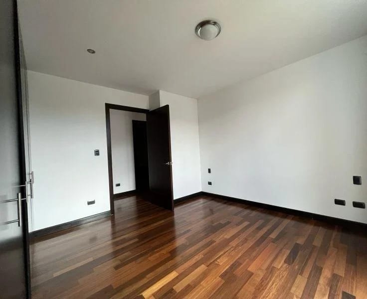 APARTAMENTO EN VENTA, AMPLIO E ILUMINADO EN EDIFICIO MIDORI VH I ZONA 15 — Apartamento en Venta en Midori, Zona 15, Guatemala, Ciudad — foto 5 de 8