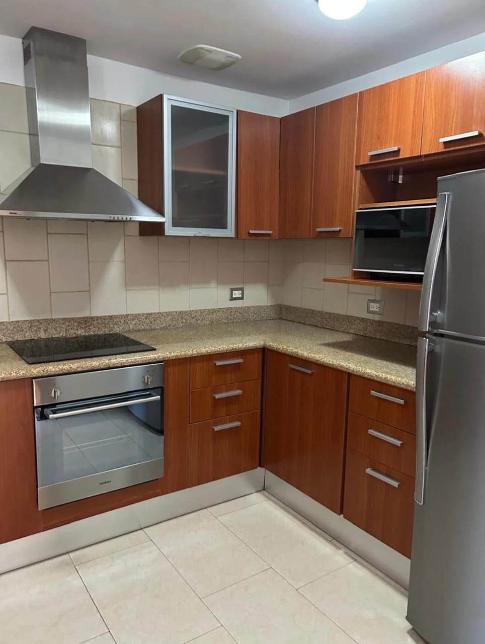 APARTAMENTO EN VENTA EN JARDINES DEL ACUEDUCTO ZONA 10 — Apartamento en Venta en Jardines del Acueducto, Zona 10, Guatemala, Ciudad — foto 7 de 17
