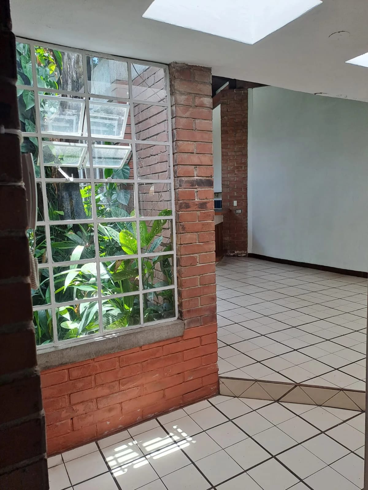CASA EN ALQUILER EN INTERIOR VECINA A PLAZUELA ESPAÑA ZONA 9 — Casa en Alquiler en Zona 9, Guatemala, Ciudad — foto 3 de 17