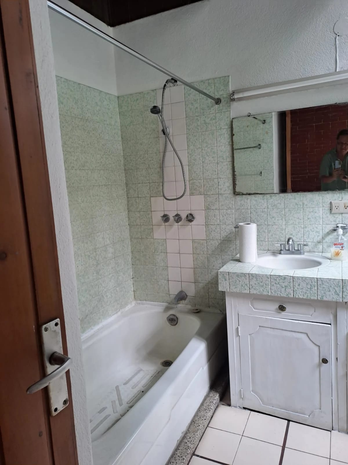 CASA EN ALQUILER EN INTERIOR VECINA A PLAZUELA ESPAÑA ZONA 9 — Casa en Alquiler en Zona 9, Guatemala, Ciudad — foto 6 de 17