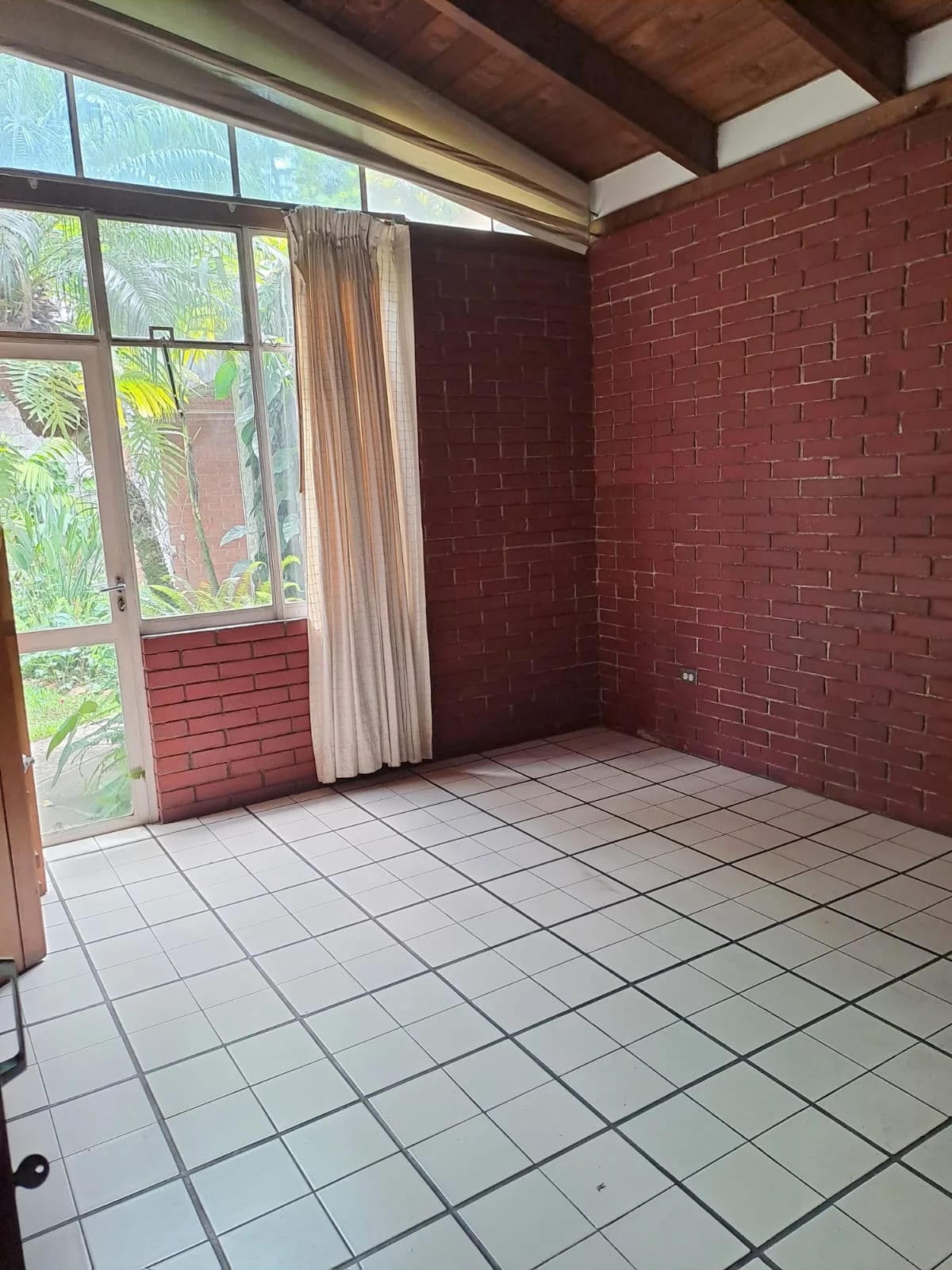 CASA EN ALQUILER EN INTERIOR VECINA A PLAZUELA ESPAÑA ZONA 9 — Casa en Alquiler en Zona 9, Guatemala, Ciudad — foto 11 de 17