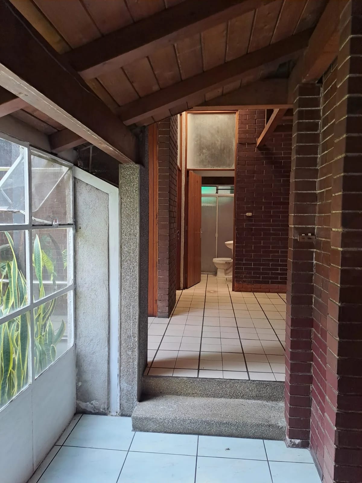 CASA EN ALQUILER EN INTERIOR VECINA A PLAZUELA ESPAÑA ZONA 9 — Casa en Alquiler en Zona 9, Guatemala, Ciudad — foto 13 de 17