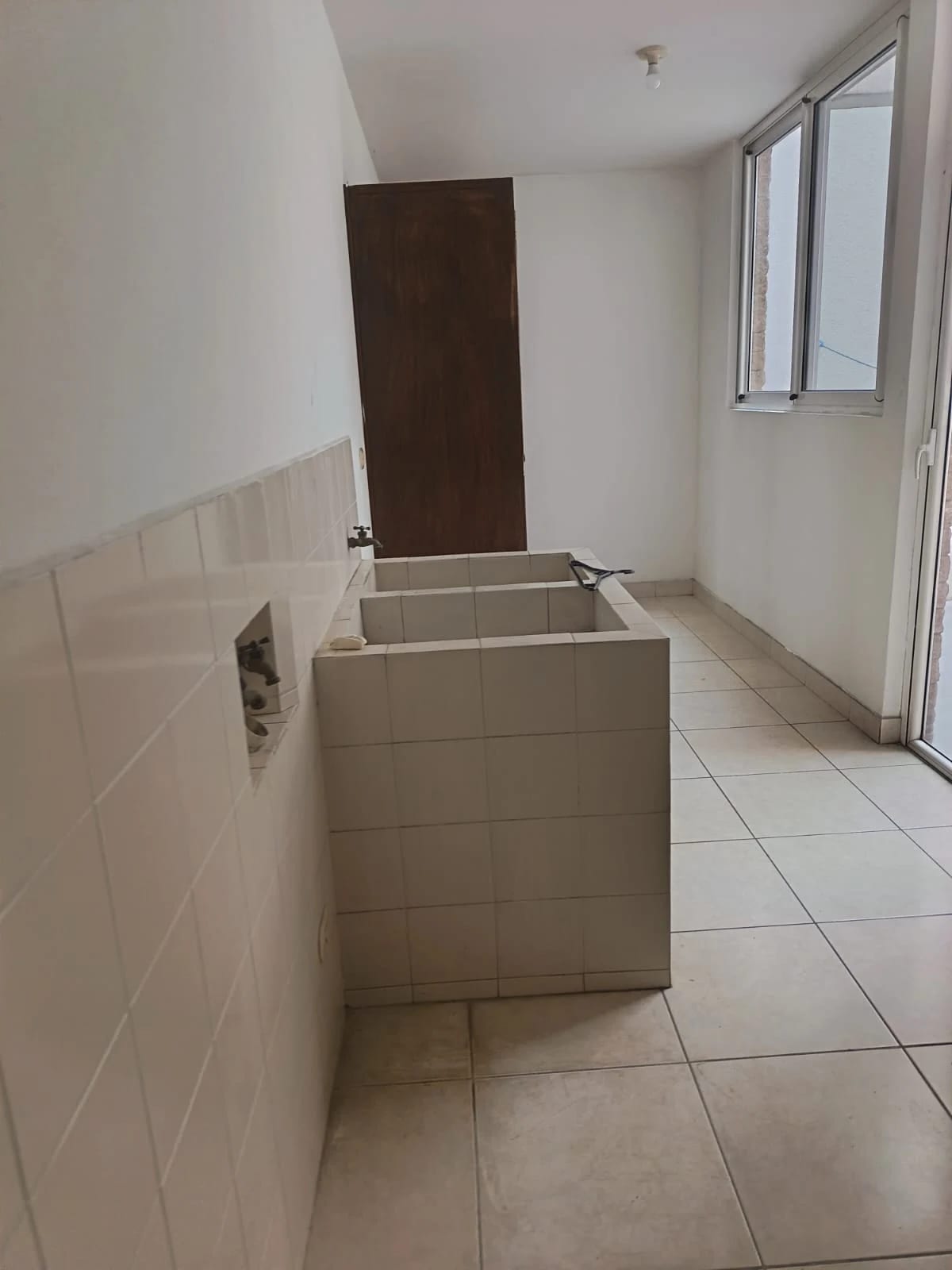 CASA EN ALQUILER EN CONDOMINIO ZONA 14 SECTOR LA CAÑADA — Casa en Alquiler en Zona 14, Guatemala, Ciudad — foto 5 de 12