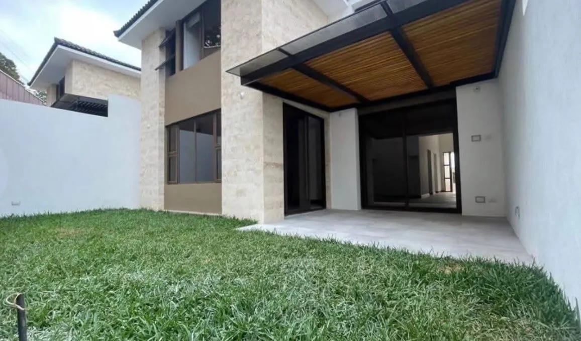 CASA EN ALQUILER EN LOMAS DE SAN ISIDRO ZONA 16 - Image 2