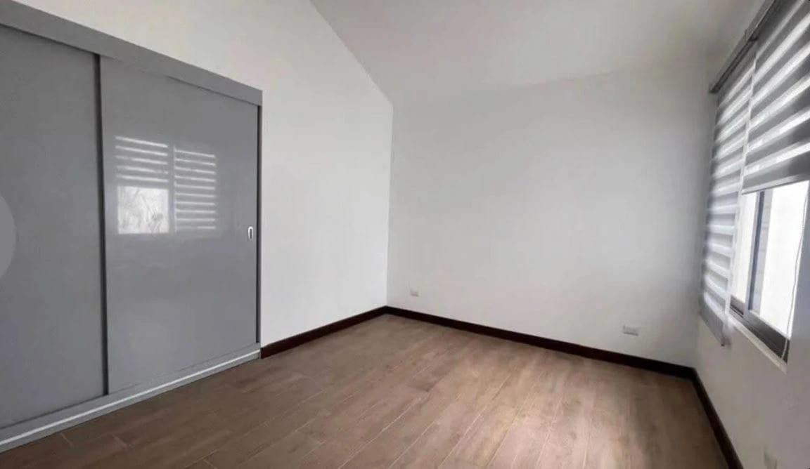 CASA EN ALQUILER EN LOMAS DE SAN ISIDRO ZONA 16 - Image 4