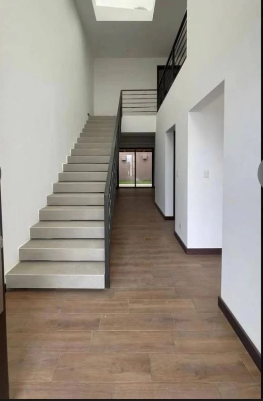 CASA EN ALQUILER EN LOMAS DE SAN ISIDRO ZONA 16 — Casa en Alquiler en Lomas de San Isidro, Zona 16, Guatemala, Ciudad — foto 6 de 8