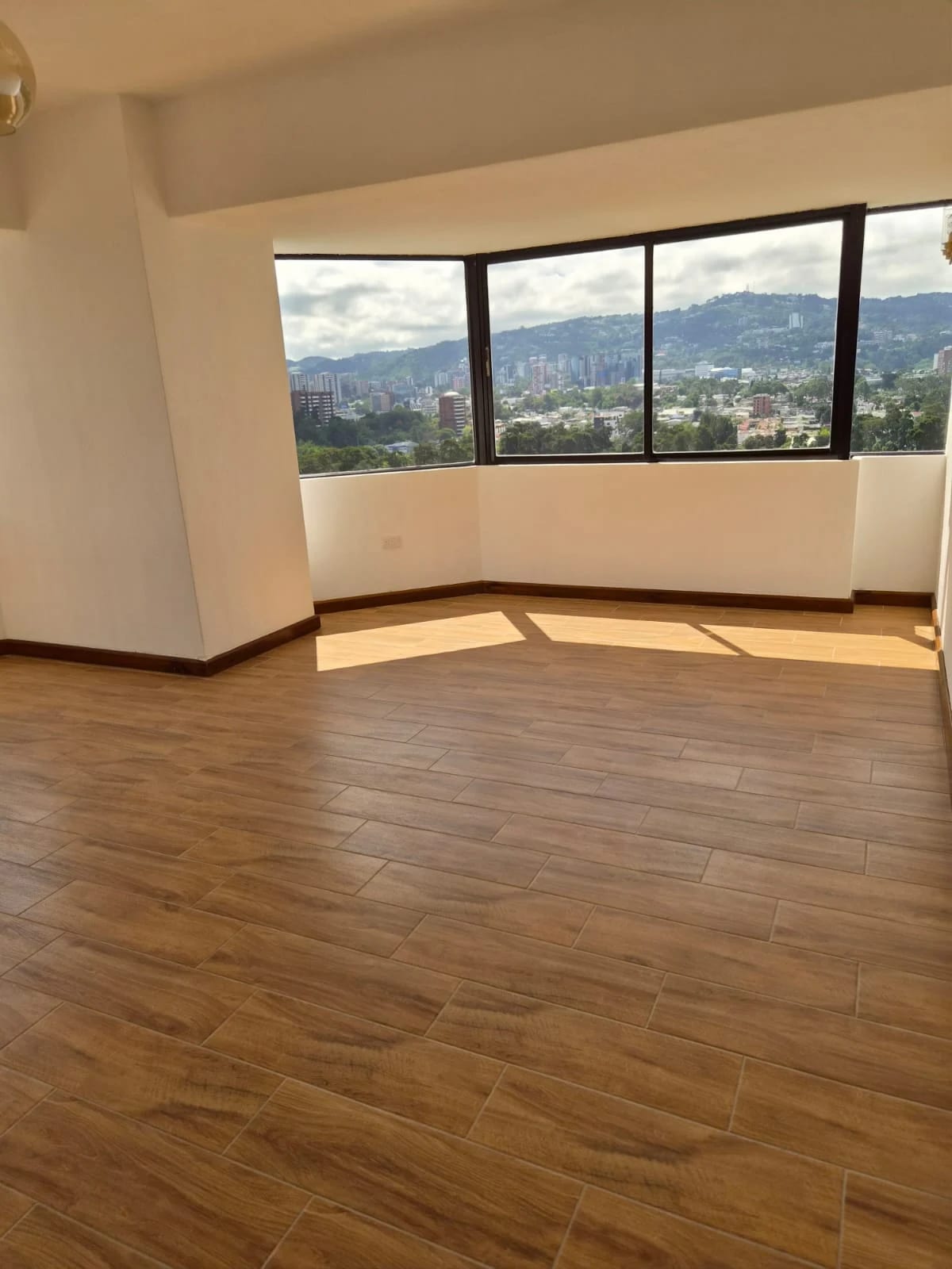 Apartamento en Alquiler en Villabosque Zona 14 — Apartamento en Alquiler en Villalbosque, Zona 14, Guatemala, Ciudad — foto 7 de 12