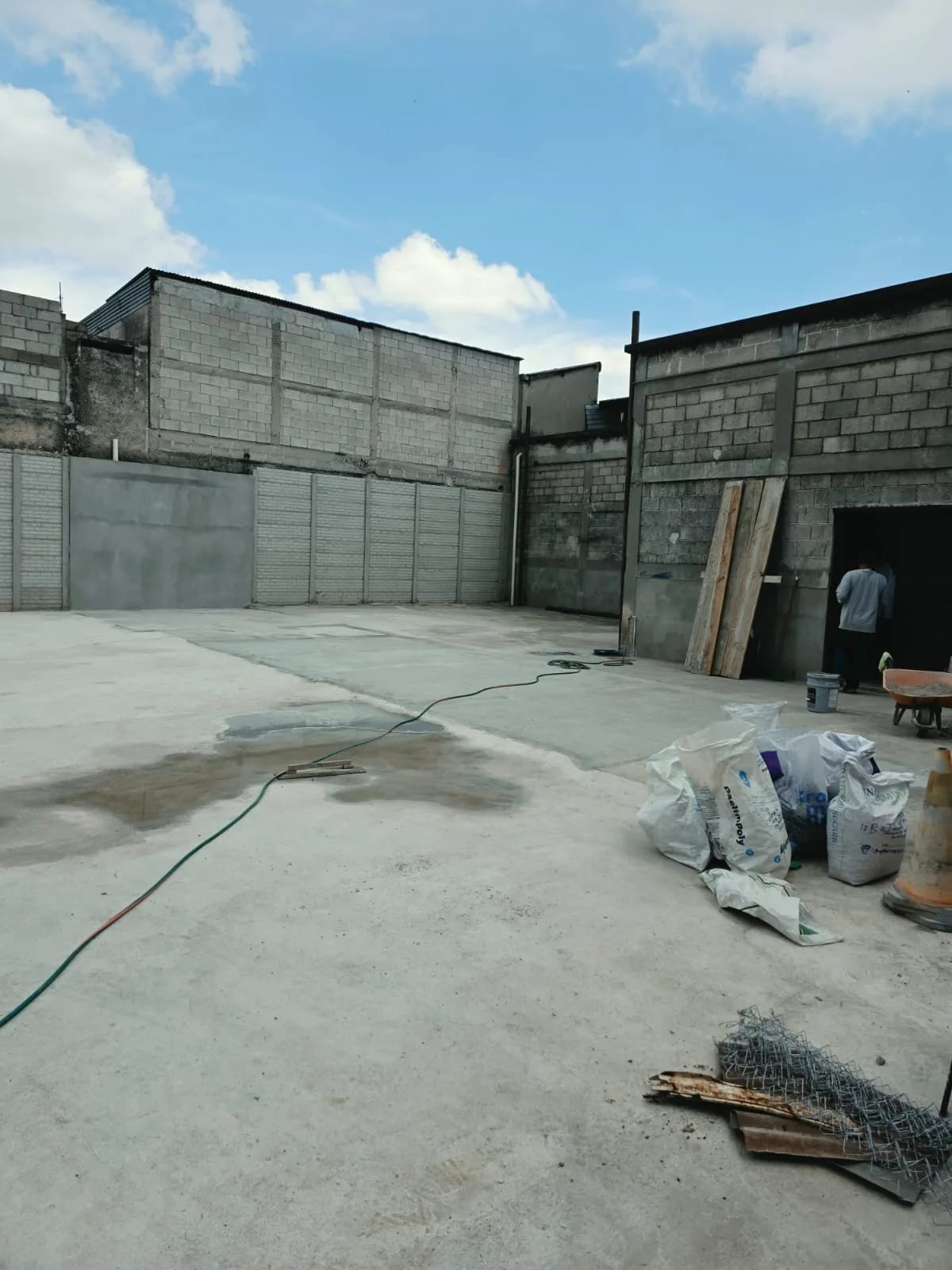 Terreno en Alquiler en Zona 5 con Torta de Cemento — Bodega / Ofibodega en Alquiler en Zona 5, Guatemala, Ciudad — foto 4 de 9