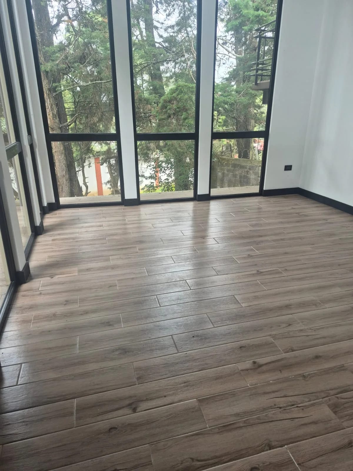 Lindísima Casa en Venta para Estrenar Rodeada de Árboles y Naturaleza — Casa en Venta en San Antonio, Carretera a El Salvador, Guatemala, Ciudad — foto 4 de 16