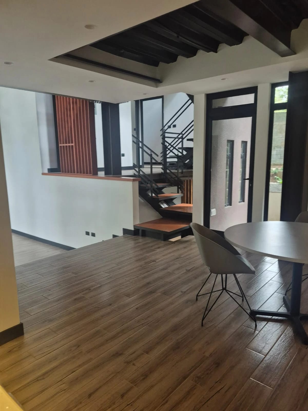 Lindísima Casa en Venta para Estrenar Rodeada de Árboles y Naturaleza — Casa en Venta en San Antonio, Carretera a El Salvador, Guatemala, Ciudad — foto 6 de 16