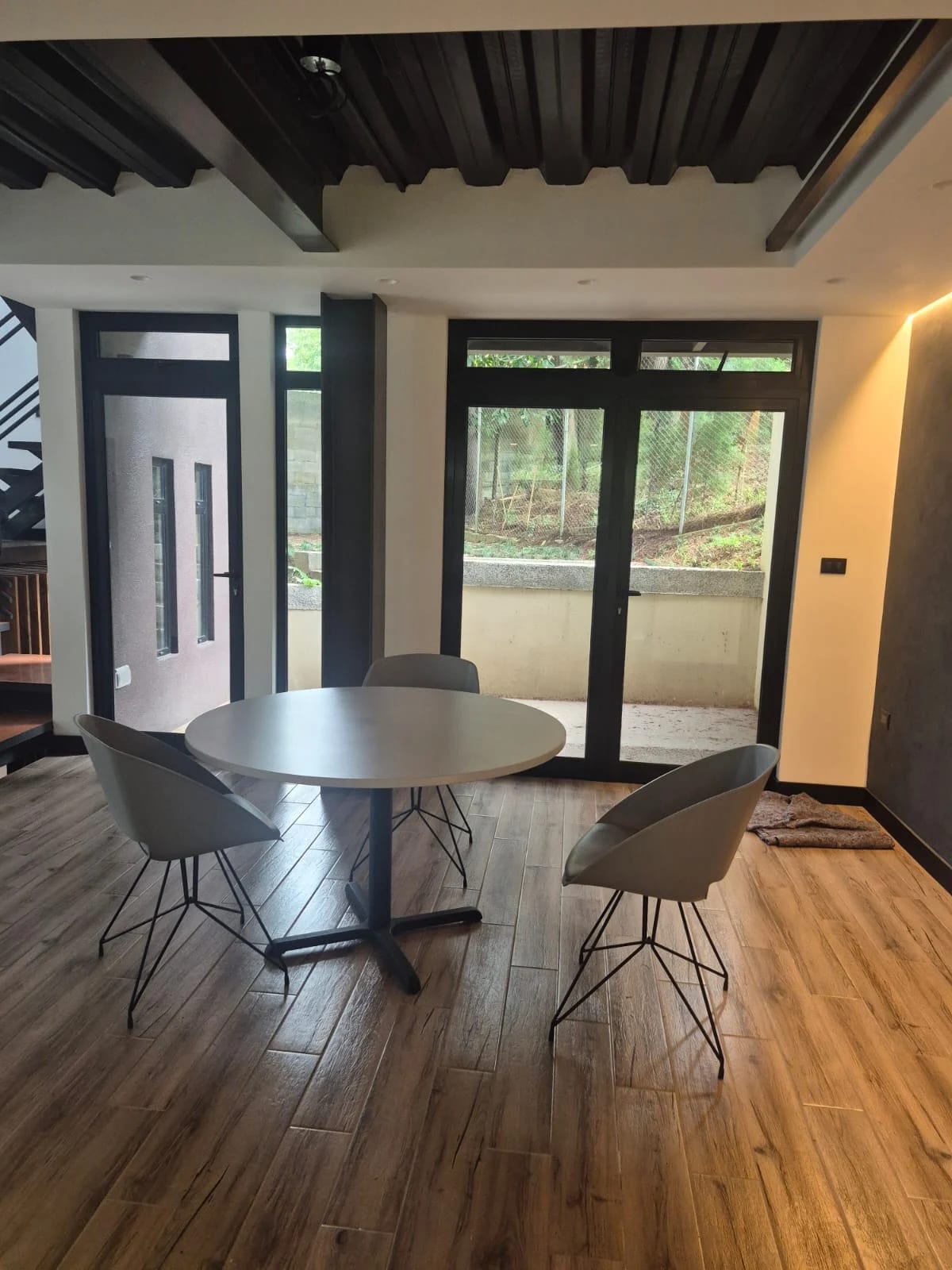 Lindísima Casa en Venta para Estrenar Rodeada de Árboles y Naturaleza — Casa en Venta en San Antonio, Carretera a El Salvador, Guatemala, Ciudad — foto 9 de 16