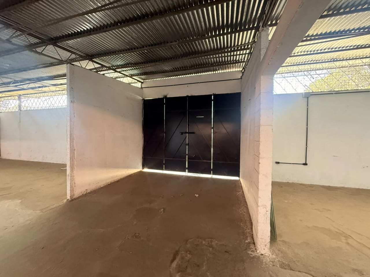 3 Amplias Bodegas en Alquiler a Media Cuadra de la Petapa desde $9,900 — Bodega / Ofibodega en Alquiler en Zona 12, Guatemala, Ciudad — foto 11 de 17