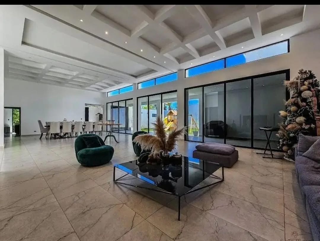 Casa en Venta en Residenciales el Sausalito KM 18.5 a Fraijanes — Casa en Venta en Sausalito, Carretera a El Salvador, Guatemala, Ciudad — foto 4 de 11