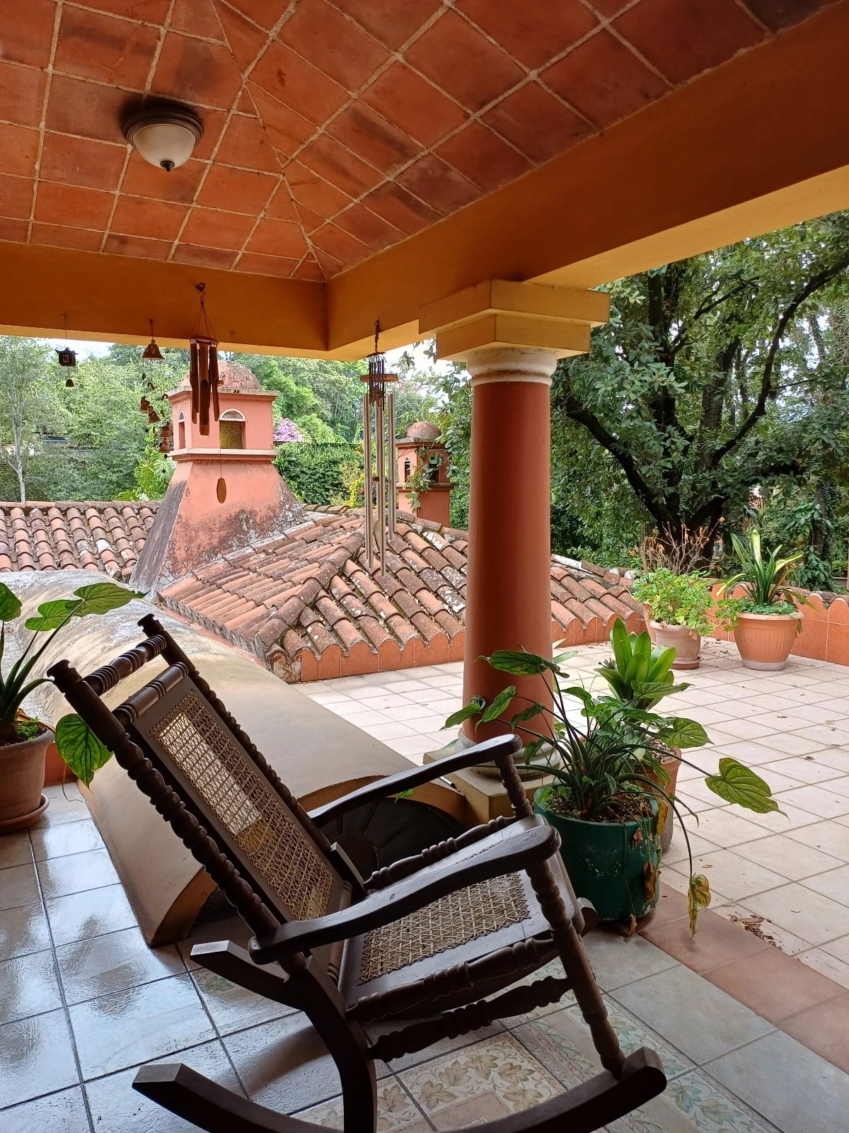 Para Eventos Amplia Casa en Alquiler en el KM. 19.5 a San Lucas — Casa en Alquiler en Zona 1 Mixco, Guatemala, Ciudad — foto 3 de 17