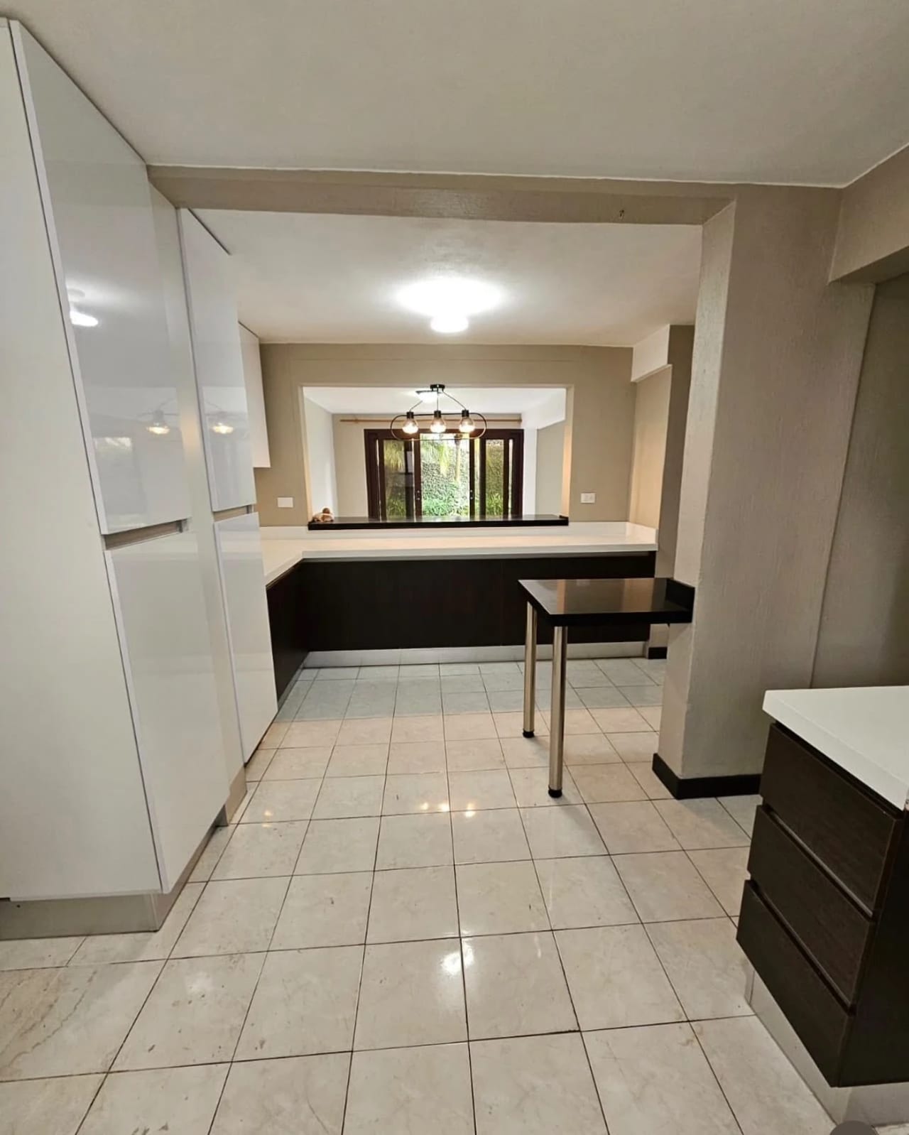 Townhouse en Venta o Alquiler – en Vh 2 Zona 15 + 1 — Apartamento en Venta en Vista Hermosa II, Zona 15, Guatemala, Ciudad — foto 2 de 9