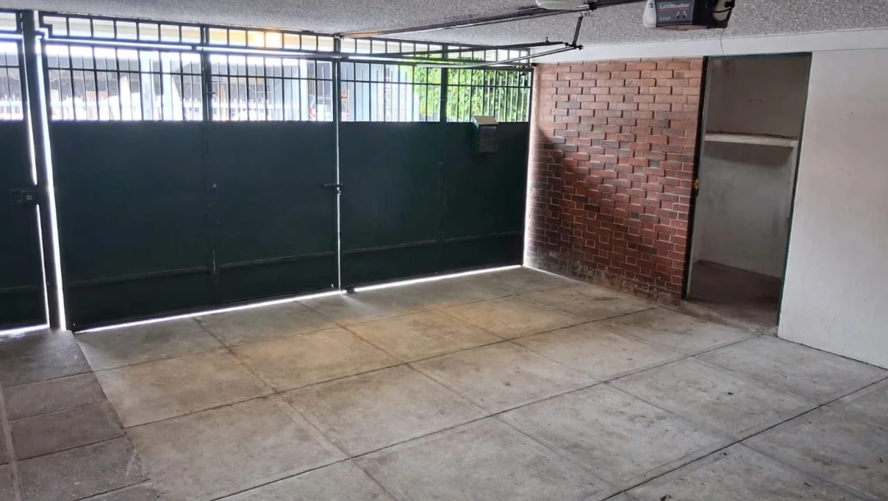 Casa en Renta Zona 10 Colonia Oakland Área: 360 Mts² para Oficinas — Casa en Alquiler en Oakland I, Zona 10, Guatemala, Ciudad — foto 10 de 17