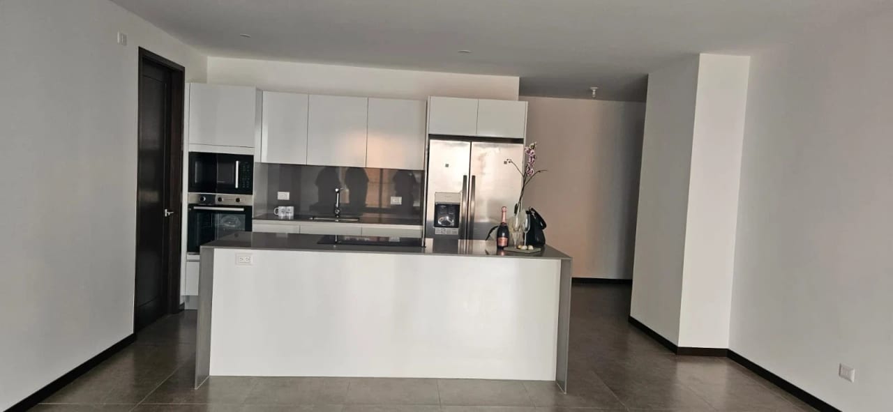 Apartamento en Venta y Renta Edificio Albero San Lázaro Zona 15 — Apartamento en Venta en Albero San Lazaro, Zona 15, Guatemala, Ciudad — foto 5 de 11