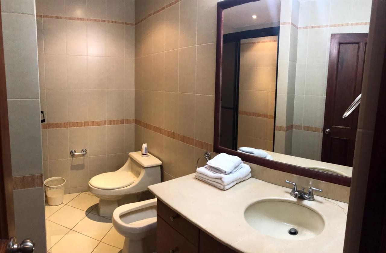 Alquilo Apartamento en Zona 14 Edificio Real de las Américas — Apartamento en Alquiler en Real de Las Américas, Zona 14, Guatemala, Ciudad — foto 8 de 10