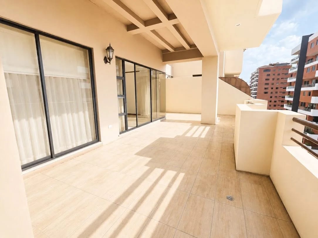 APARTAMENTO GRANDE EN VENTA TORRE CASTELAR ZONA 10 — Apartamento en Venta en Torre Castelar, Zona 10, Guatemala, Ciudad — foto 4 de 7