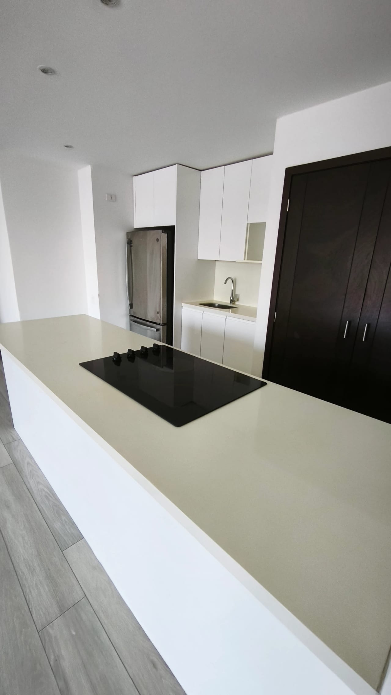 APARTAMENTO EN EDIFICIO NOVUS EN RENTA — Apartamento en Alquiler en Novus, Zona 14, Guatemala, Ciudad — foto 2 de 10