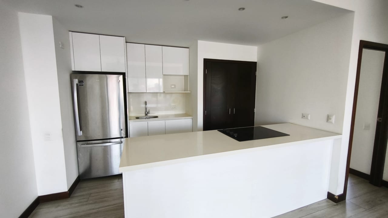 APARTAMENTO EN EDIFICIO NOVUS EN RENTA — Apartamento en Alquiler en Novus, Zona 14, Guatemala, Ciudad — foto 5 de 10
