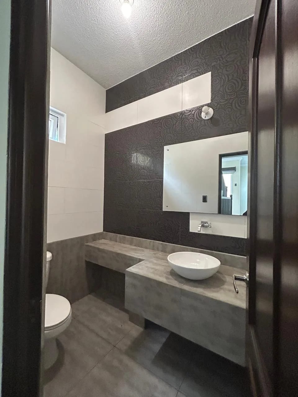 PRECIOSA CASA EN VENTA DE O RENTA EN CAÑADAS DEL ENCINAL 2 LOTES JUNTOS — Casa en Venta en Zona 7 Mixco, Guatemala, Ciudad — foto 9 de 17