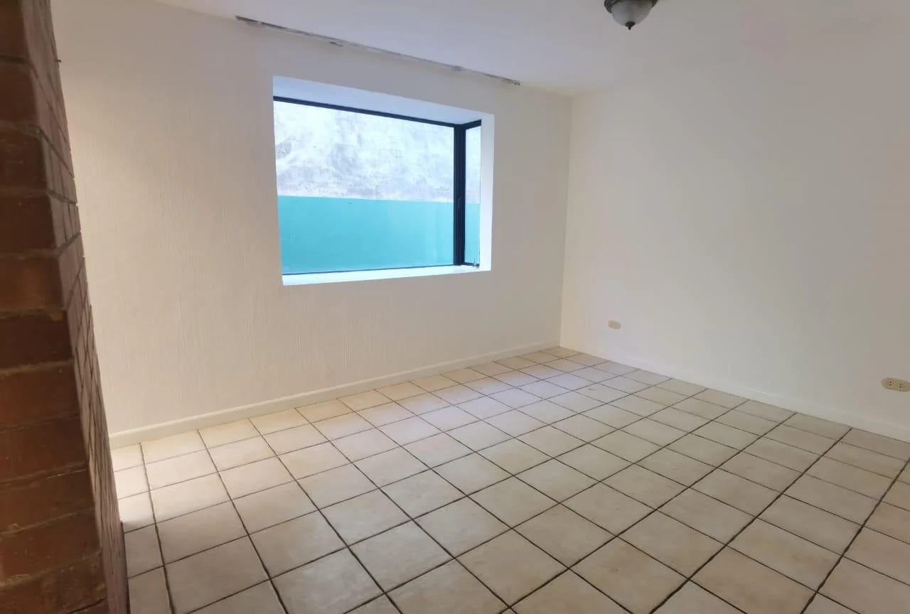 Casa en Venta KM 15.8 Frente a Pradera Concepcion — Casa en Venta en km 11-15, Carretera a El Salvador, Guatemala, Ciudad — foto 4 de 10