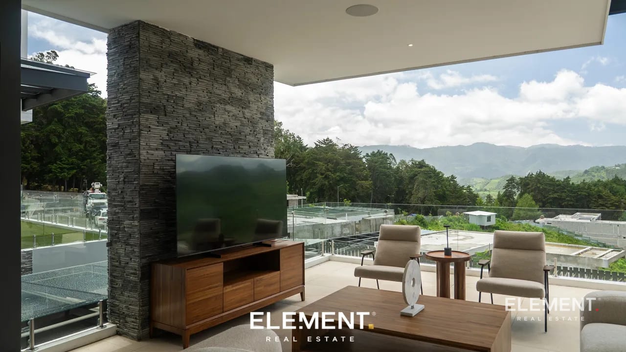 Casa amueblada en venta - El Pulté Ecuestre, Zona 16 — Casa en Venta en El Pulté Ecuestre, Zona 16, Guatemala, Ciudad — foto 2 de 13