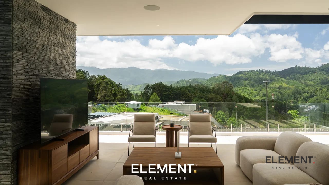 Casa en venta - El Pulté Ecuestre, Zona 16 — Casa en Venta en El Pulté Ecuestre, Zona 16, Guatemala, Ciudad — foto 1 de 13