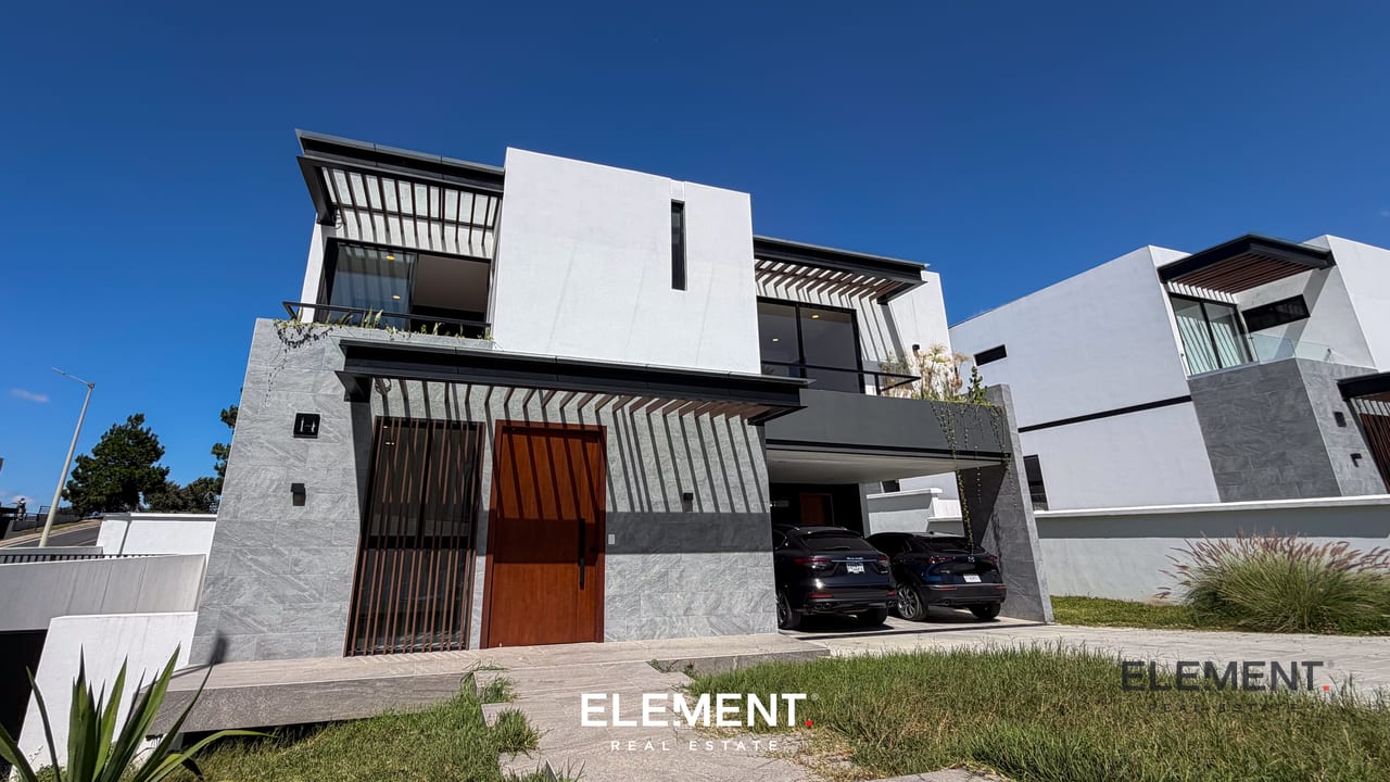 Casa en venta - El Pulté Ecuestre, Sauces de El Pulté — Casa en Venta en El Pulté Ecuestre, Zona 16, Guatemala, Ciudad — foto 1 de 12