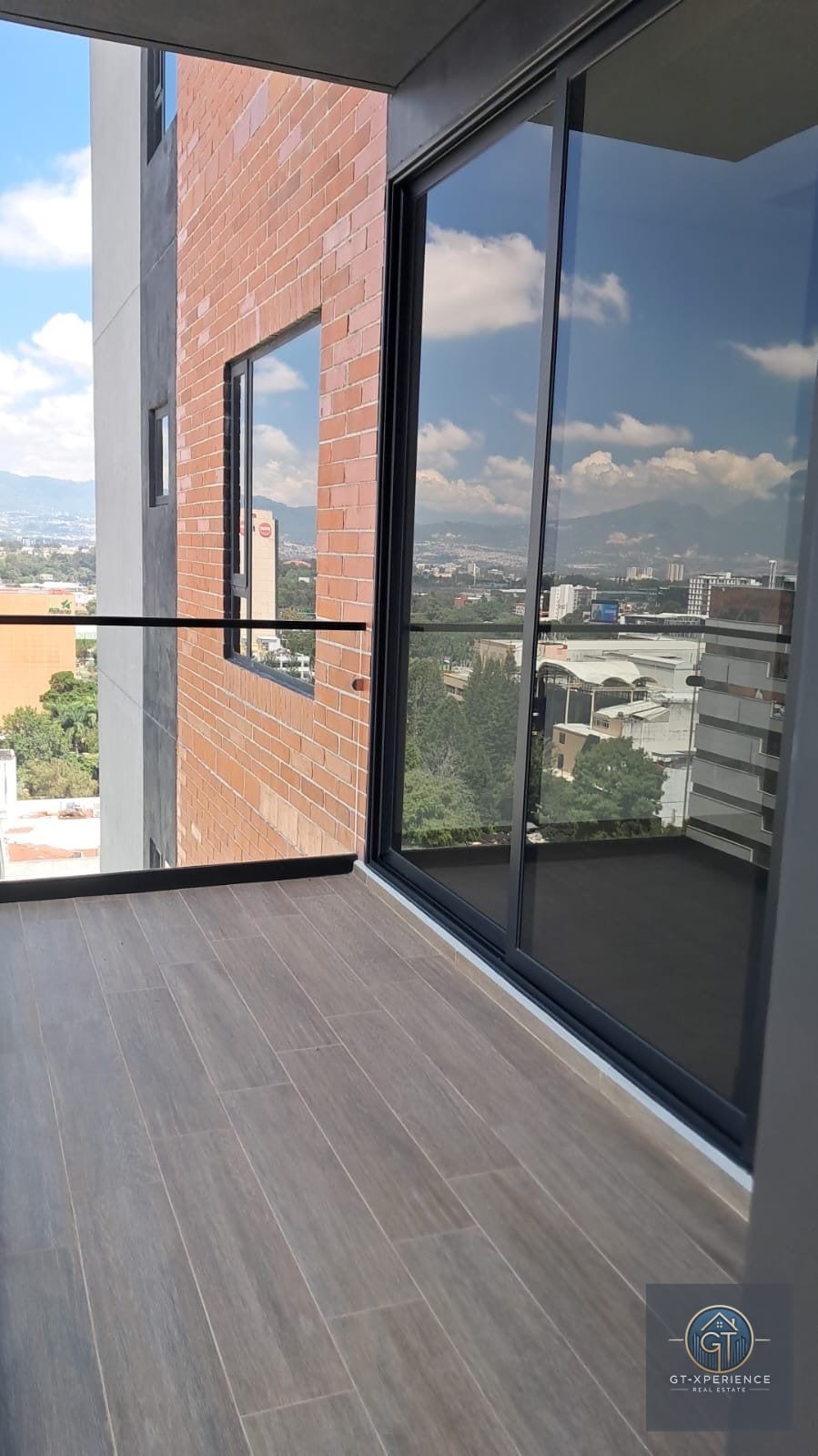 Edificio en renta en Edificio FERRÉ DIEZ zona 10 — Apartamento en Alquiler en Ferré Diez, Zona 10, Guatemala, Ciudad — foto 2 de 11