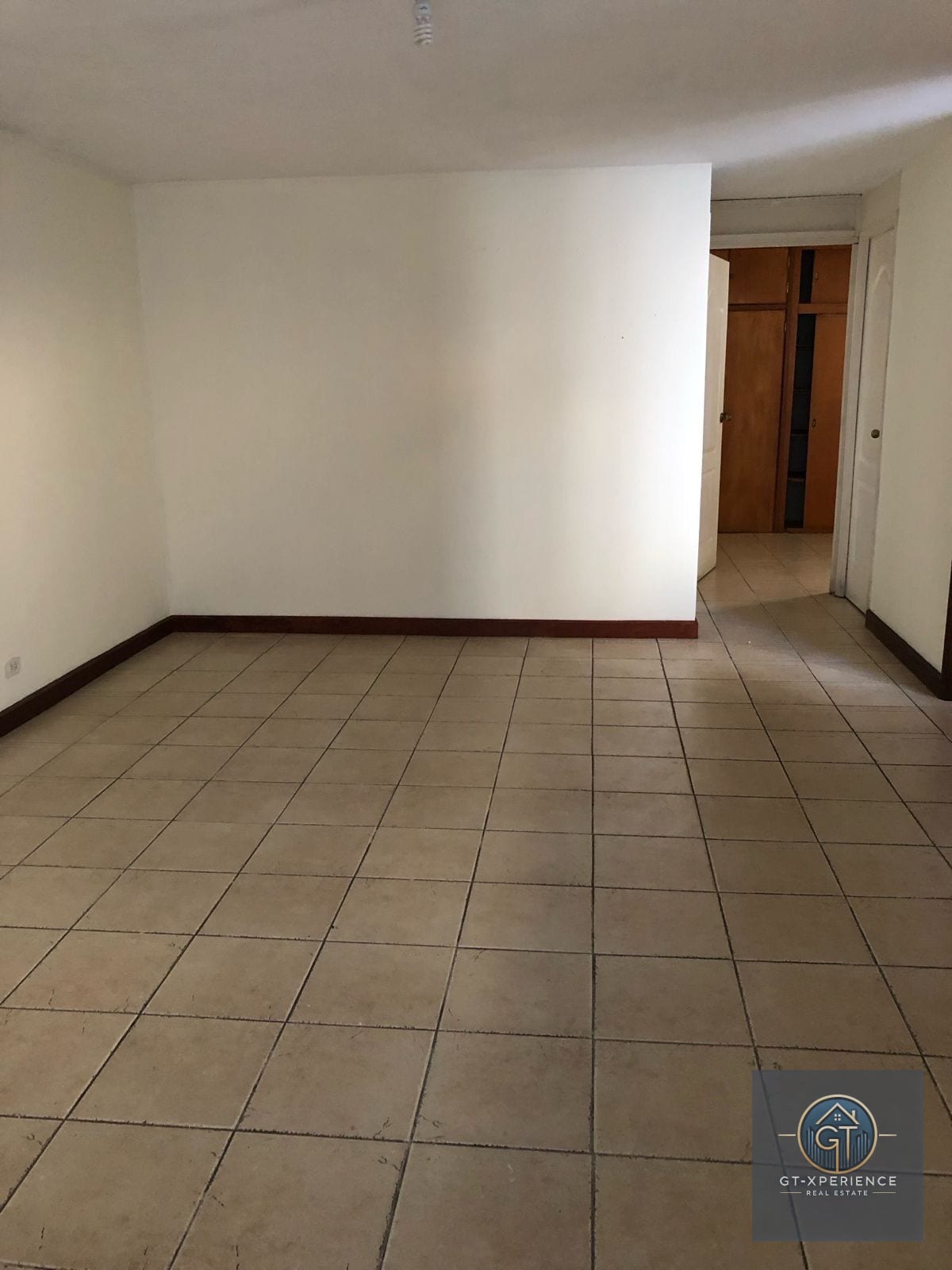 Casa en venta en condominio valles de San Cristóbal — Casa en Venta en Zona 8 Mixco, Guatemala, Ciudad — foto 2 de 9