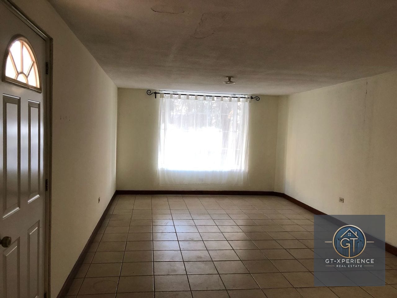 Casa en venta en condominio valles de San Cristóbal — Casa en Venta en Zona 8 Mixco, Guatemala, Ciudad — foto 3 de 9