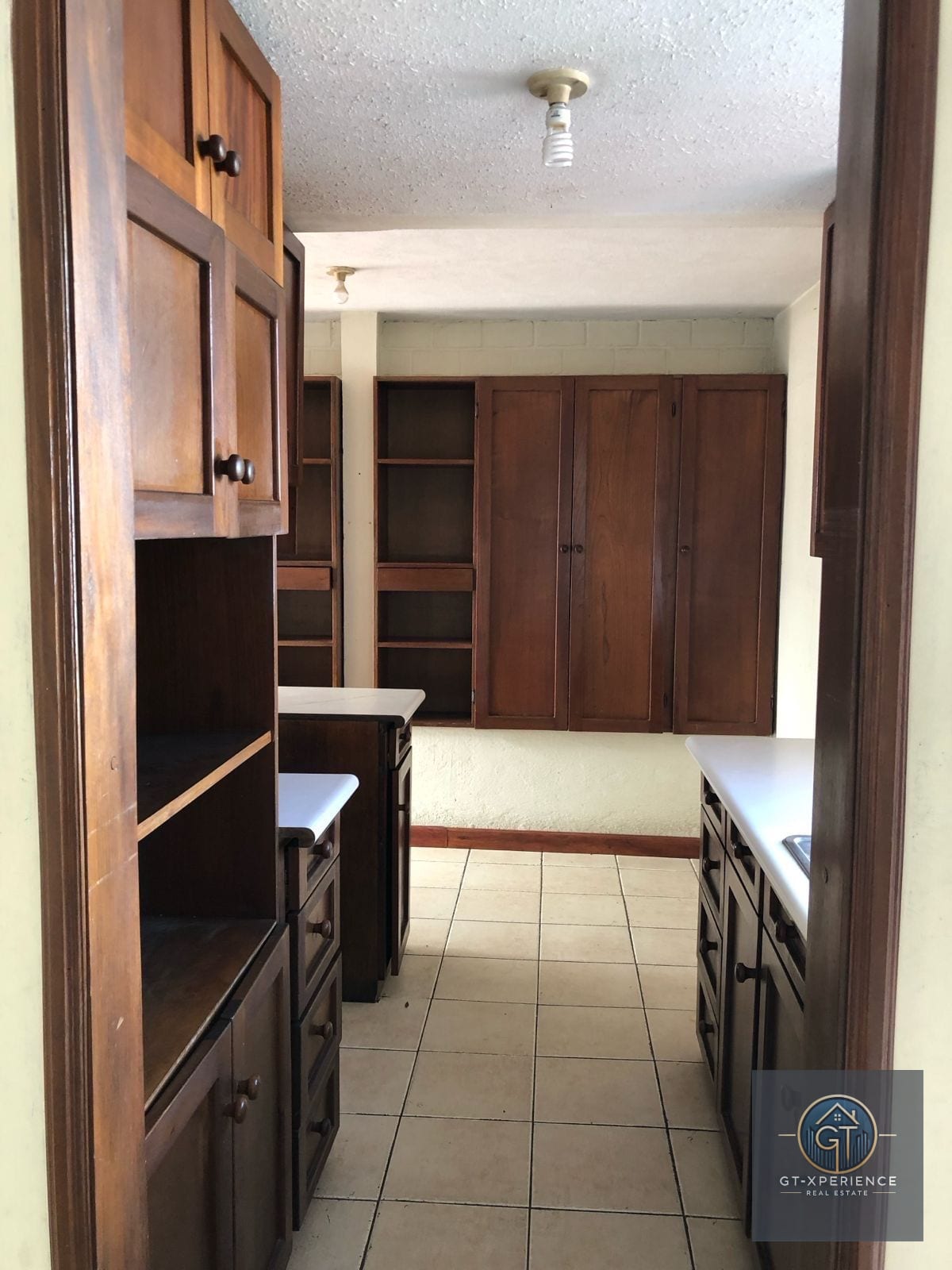Casa en venta en condominio valles de San Cristóbal — Casa en Venta en Zona 8 Mixco, Guatemala, Ciudad — foto 7 de 9