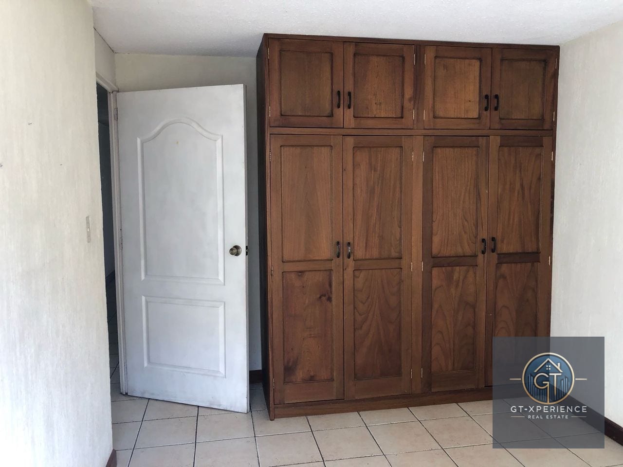 Casa en venta en condominio valles de San Cristóbal — Casa en Venta en Zona 8 Mixco, Guatemala, Ciudad — foto 8 de 9