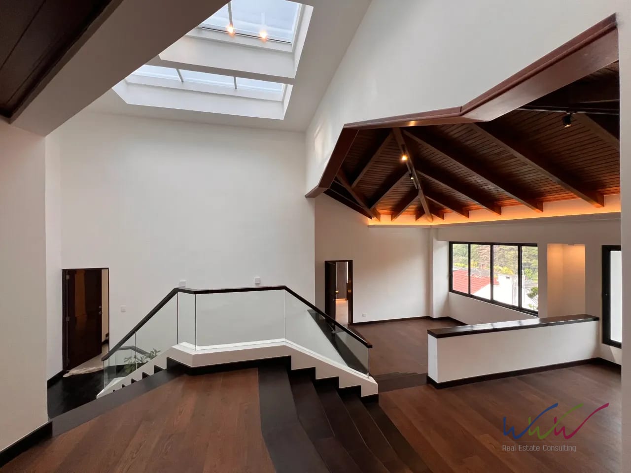 Vendo amplia casa para estrenar en Oakland, zona 10 — Casa en Venta en Oakland I, Zona 10, Guatemala, Ciudad — foto 1 de 14