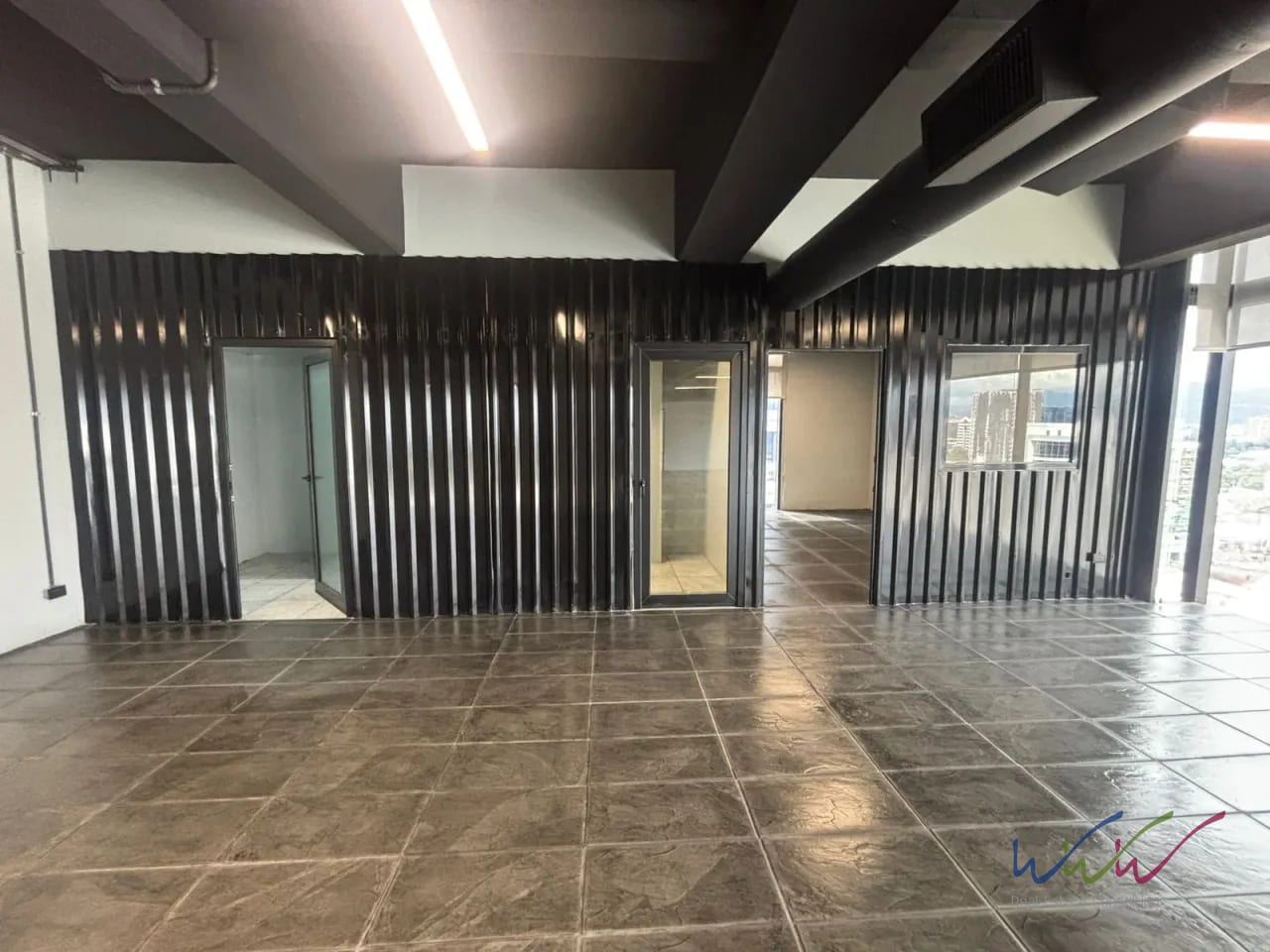 Vendo/rento oficina 168 m2 en Edificio 01010, Zona 10 — Oficina en Venta en Edificio 01010 (Cero Diez Diez), Zona 10, Guatemala, Ciudad — foto 11 de 13