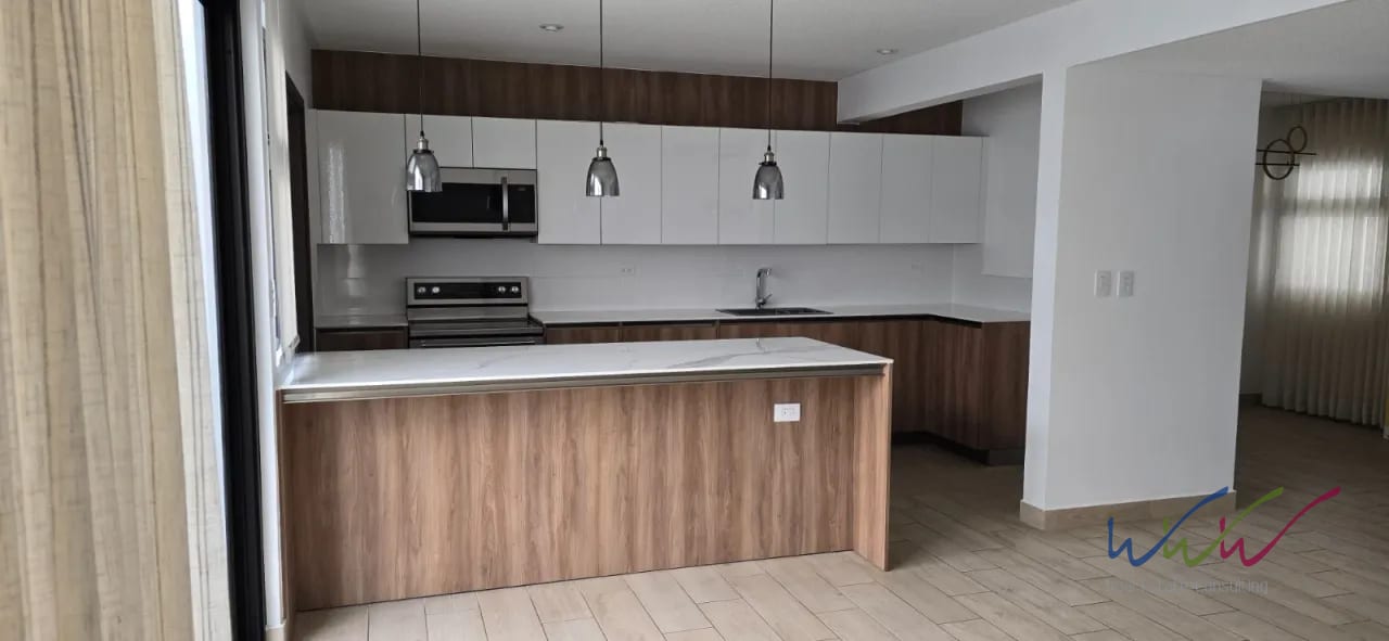 Vendo casa en El Nogal de San Isidro, Zona 16 — Casa en Venta en Zona 16, Guatemala, Ciudad — foto 2 de 14